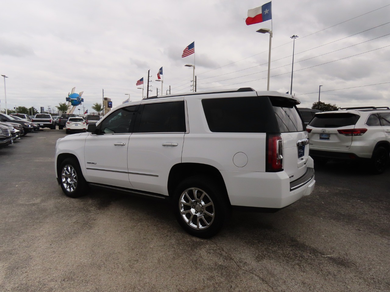 used 2018 GMC Yukon car, priced at $34,999