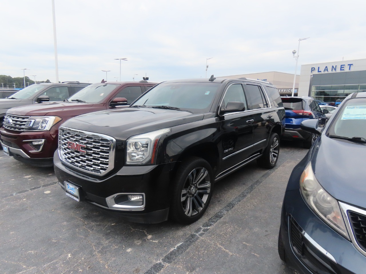 used 2019 GMC Yukon car, priced at $36,999