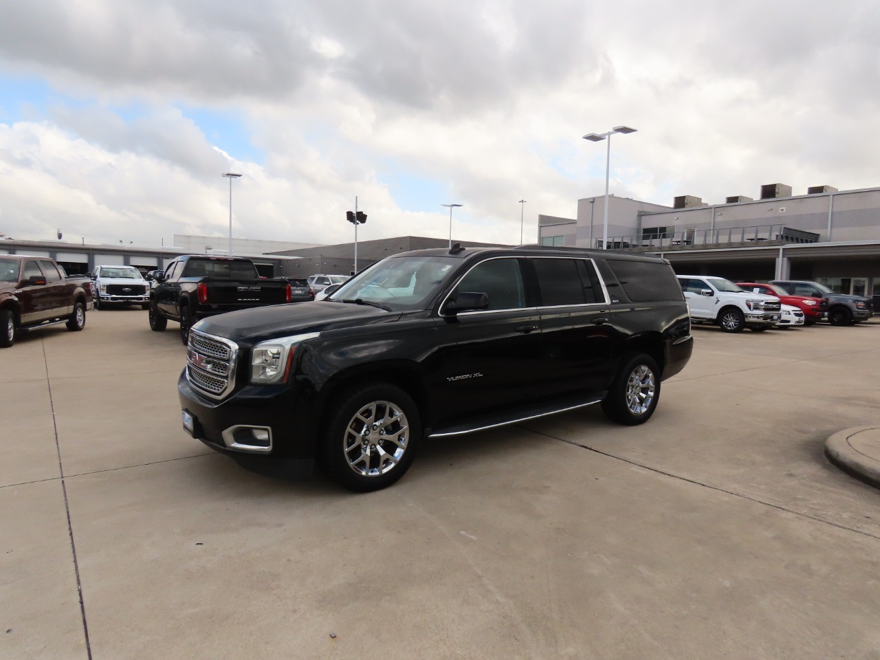 used 2016 GMC Yukon XL car, priced at $9,999