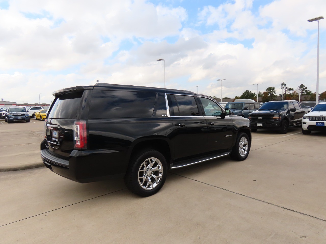 used 2016 GMC Yukon XL car, priced at $9,999