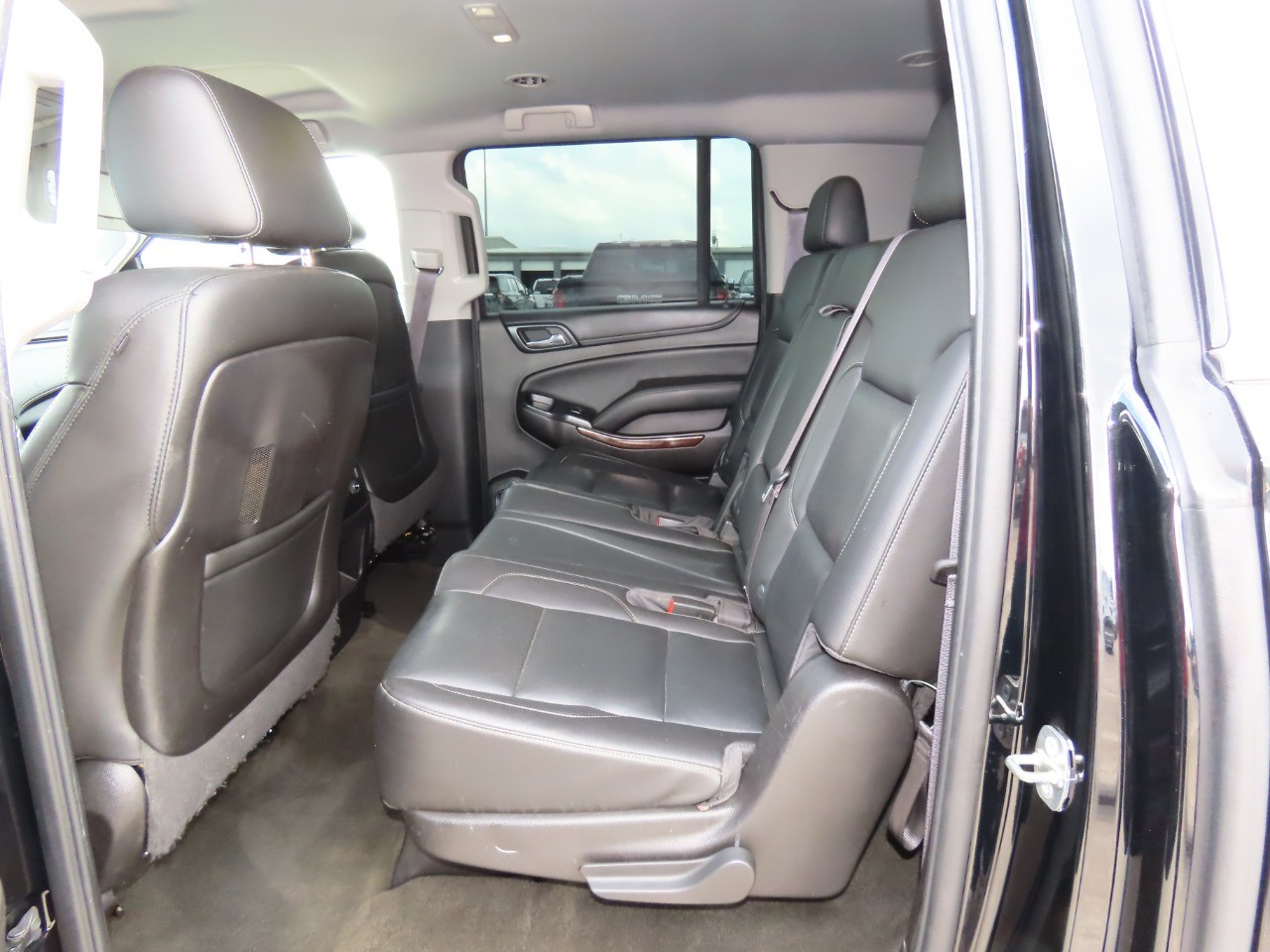 used 2016 GMC Yukon XL car, priced at $9,999