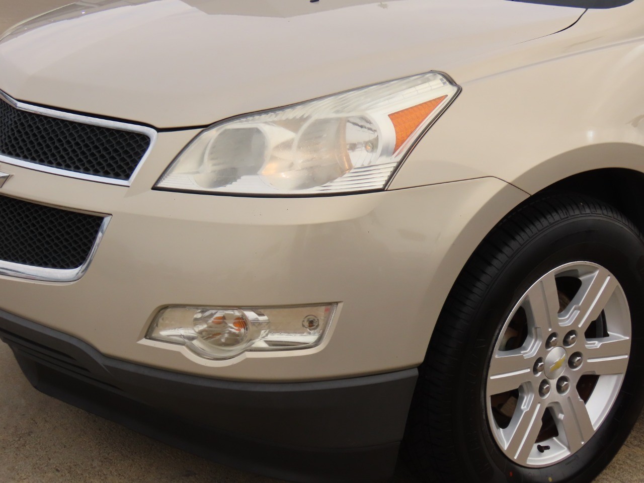 used 2011 Chevrolet Traverse car, priced at $7,999