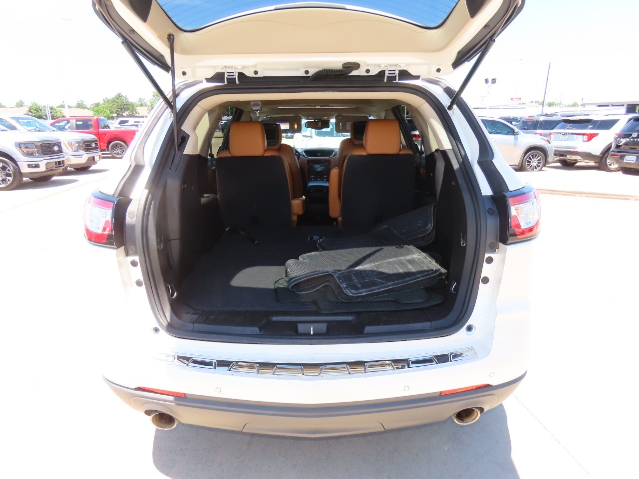 used 2014 Chevrolet Traverse car, priced at $7,999