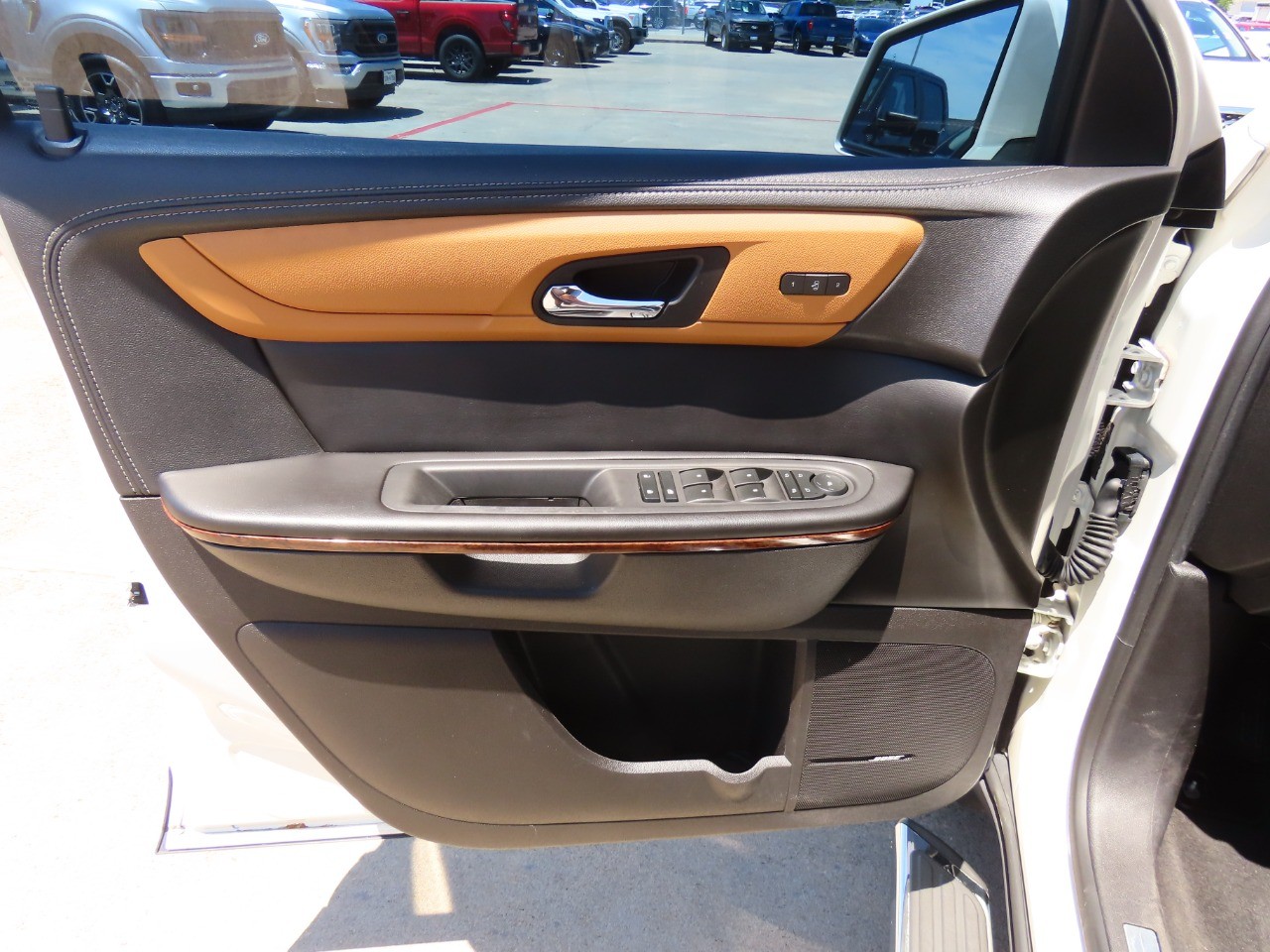 used 2014 Chevrolet Traverse car, priced at $7,999