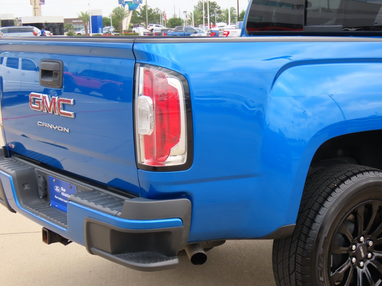 used 2022 GMC Canyon car, priced at $26,999