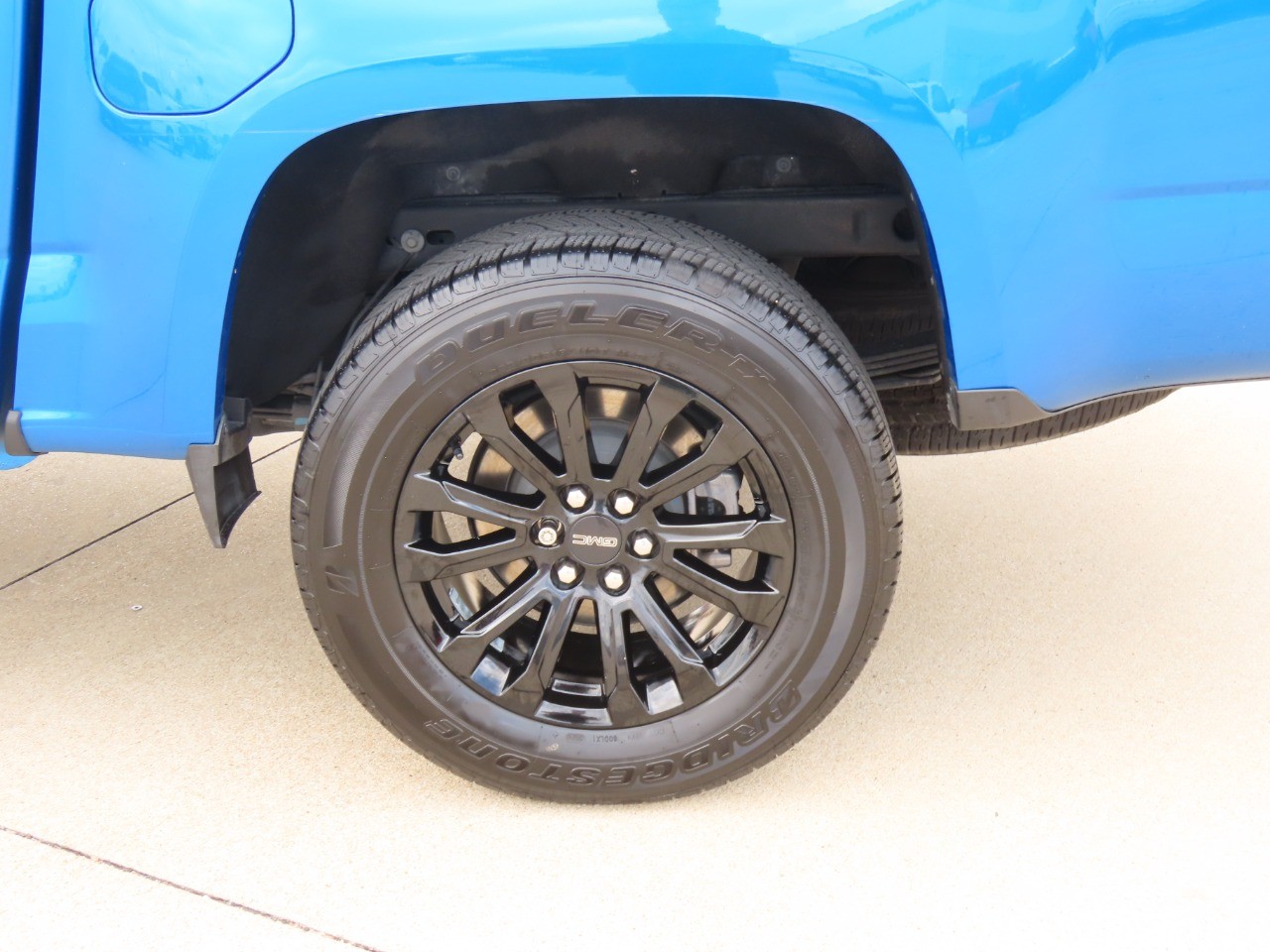 used 2022 GMC Canyon car, priced at $26,999