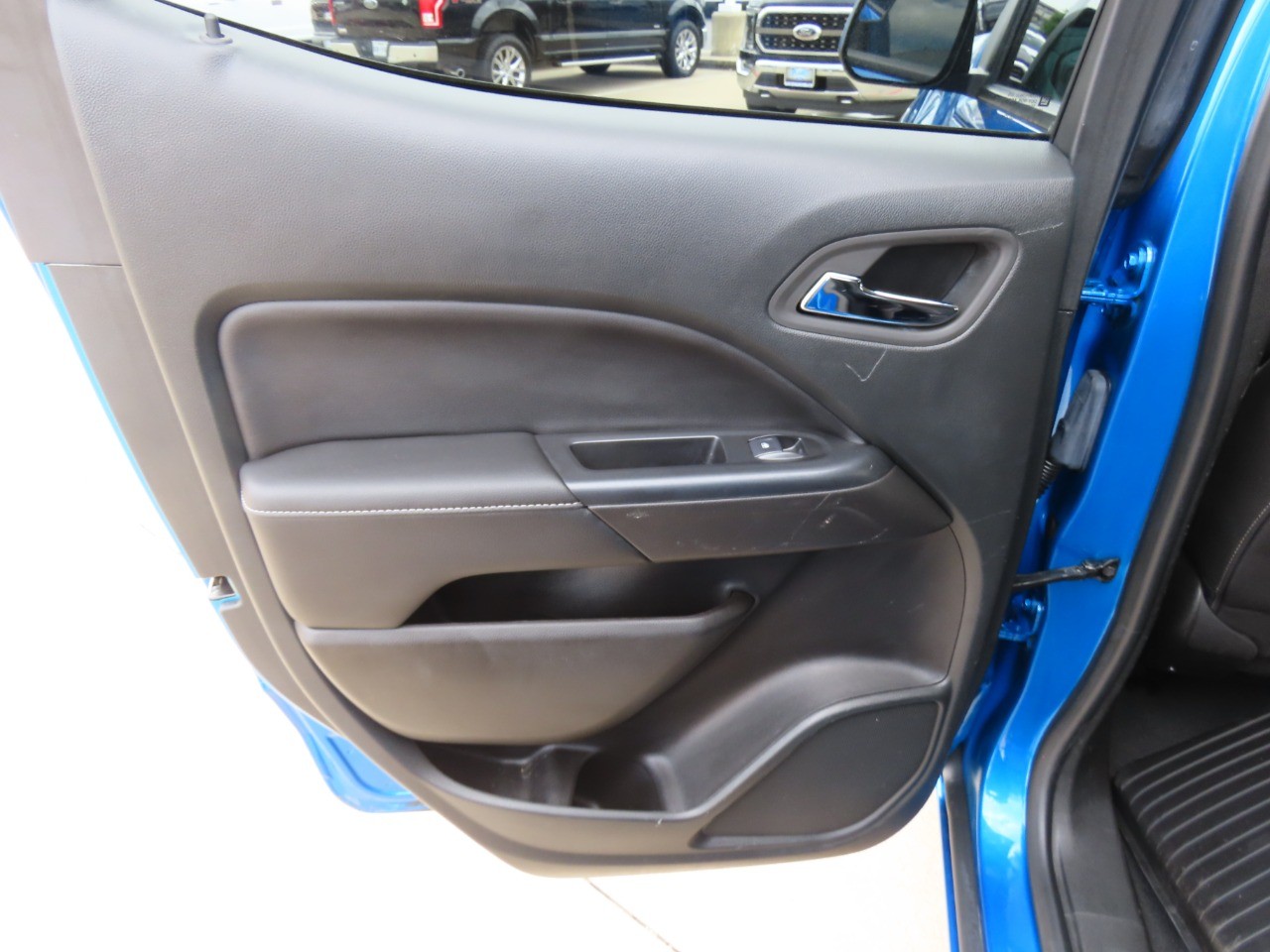 used 2022 GMC Canyon car, priced at $26,999