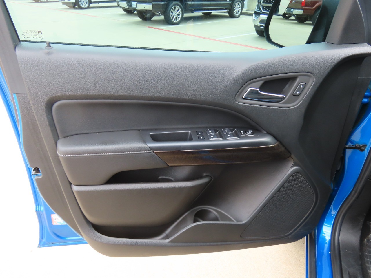 used 2022 GMC Canyon car, priced at $26,999