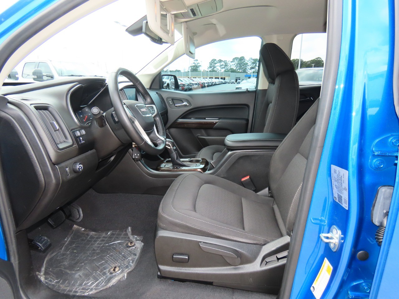 used 2022 GMC Canyon car, priced at $26,999