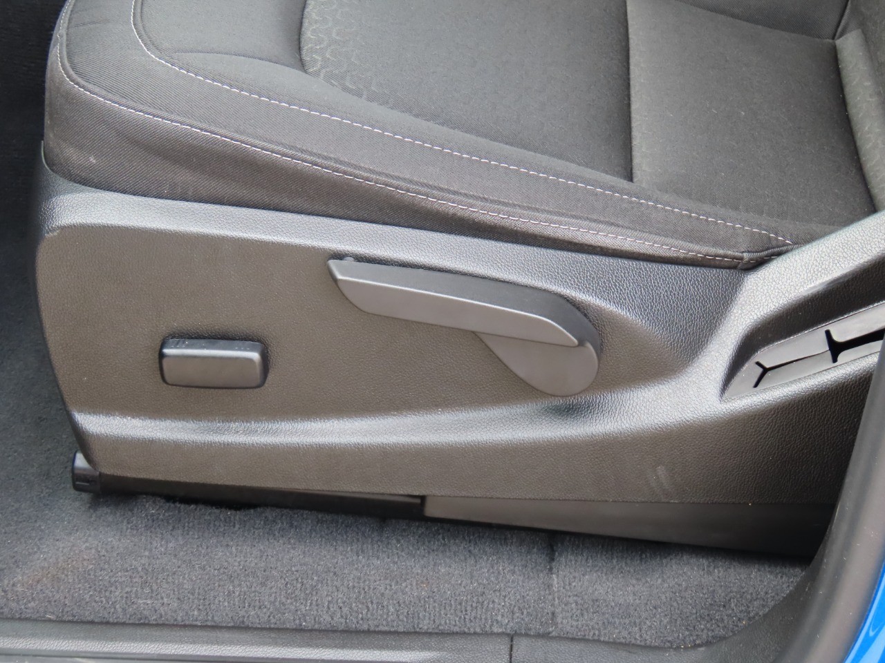used 2022 GMC Canyon car, priced at $26,999