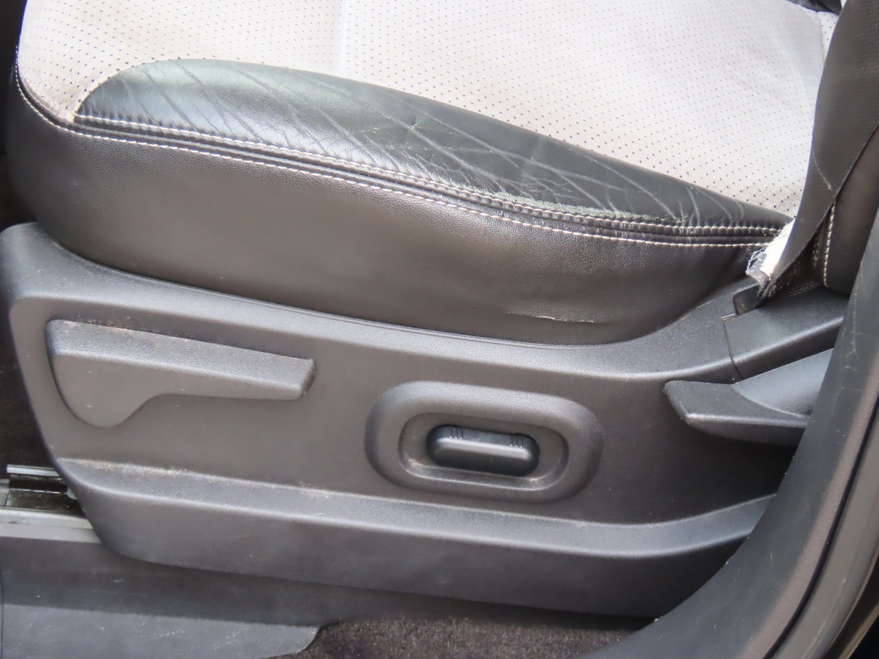 used 2009 Ford Edge car, priced at $4,999