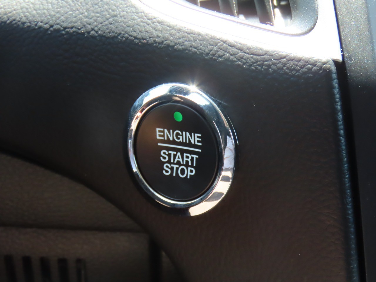 used 2024 Ford Edge car, priced at $28,999