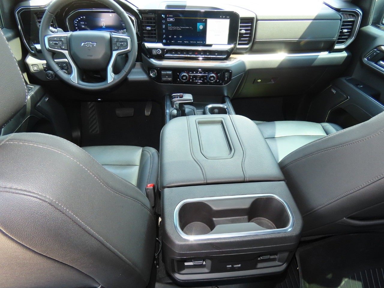 used 2022 Chevrolet Silverado 1500 car, priced at $40,999