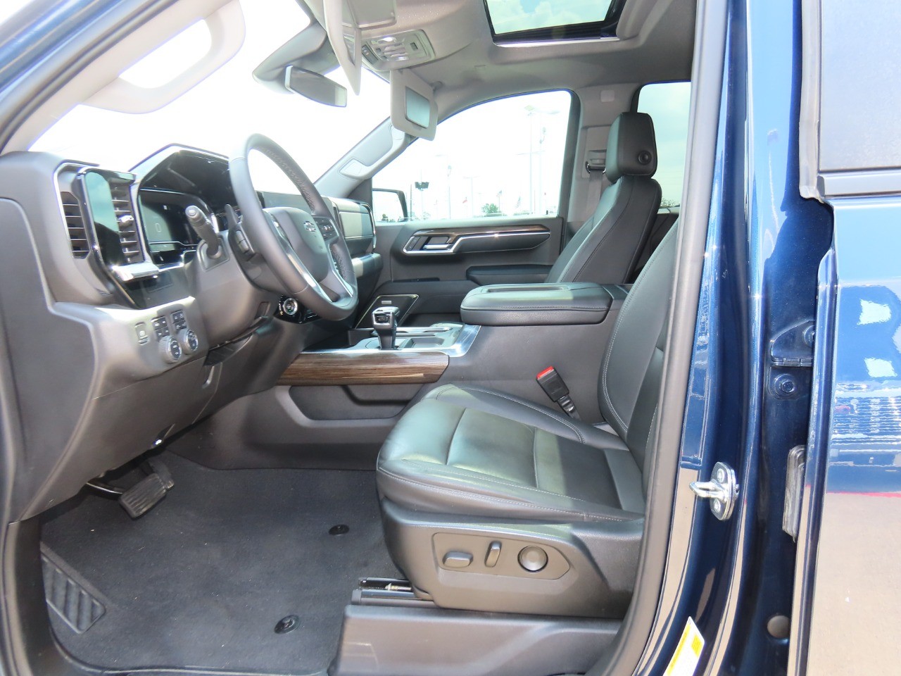 used 2022 Chevrolet Silverado 1500 car, priced at $40,999