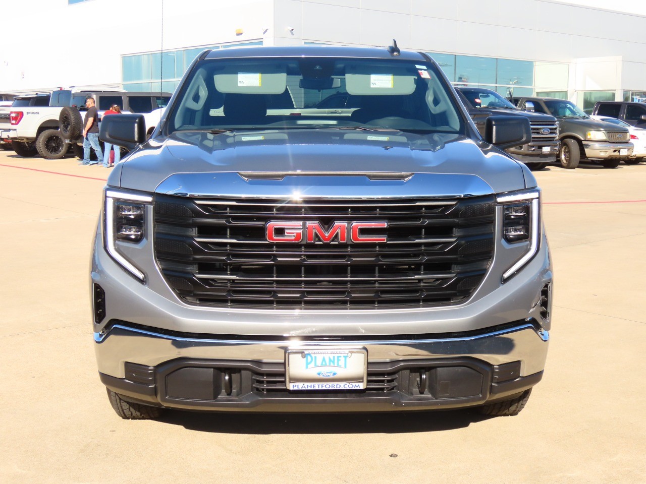 used 2024 GMC Sierra 1500 car, priced at $31,999