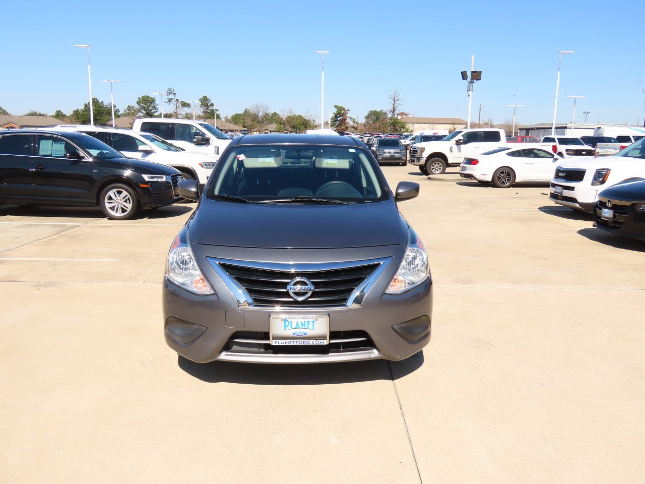 used 2019 Nissan Versa Sedan car