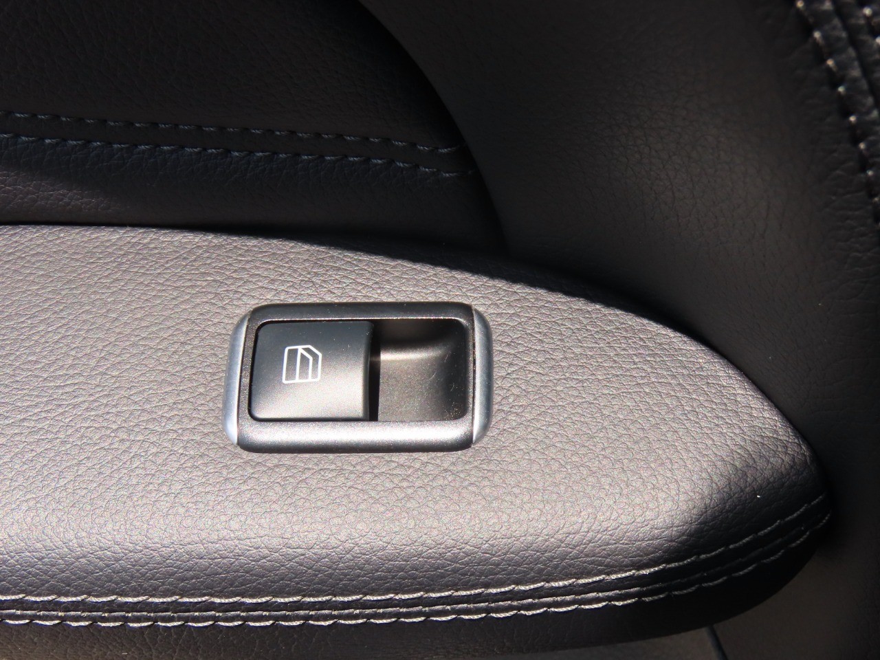 used 2016 Mercedes-Benz GLE car, priced at $14,999