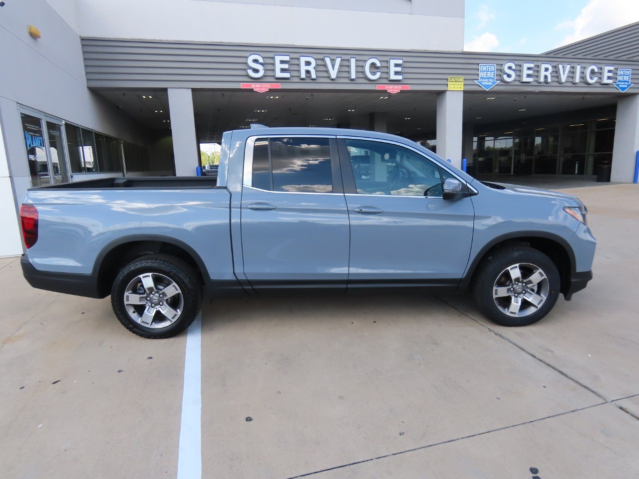 used 2024 Honda Ridgeline car, priced at $38,999