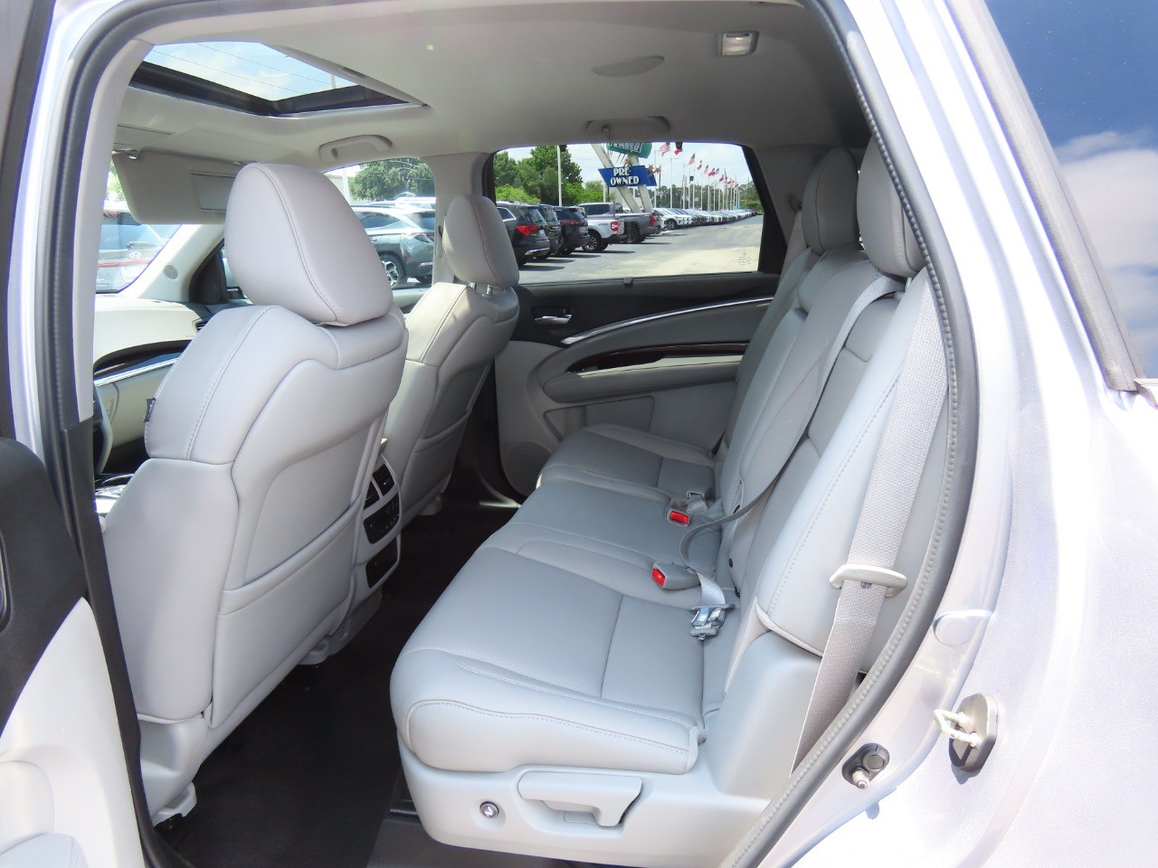 used 2016 Acura MDX car, priced at $17,999