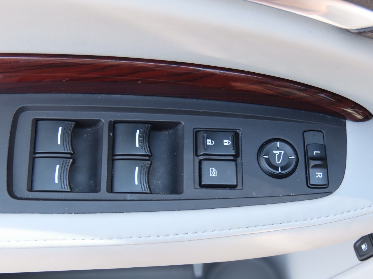 used 2016 Acura MDX car, priced at $17,999