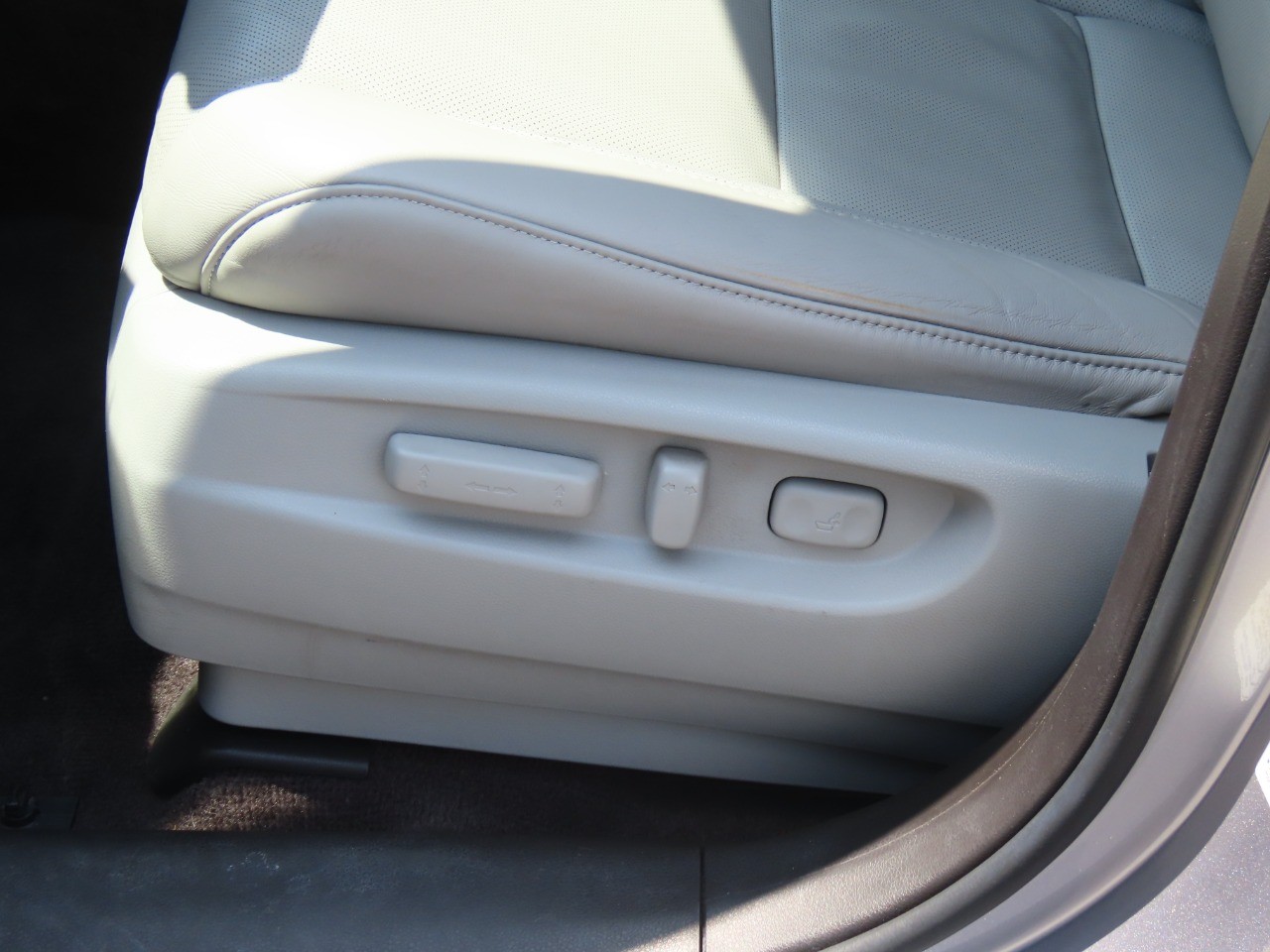 used 2016 Acura MDX car, priced at $17,999