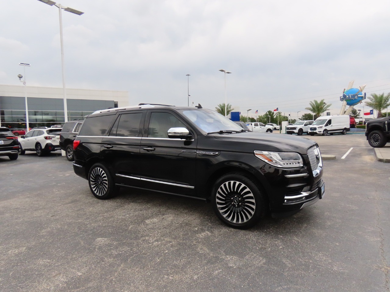 used 2020 Lincoln Navigator car, priced at $41,999