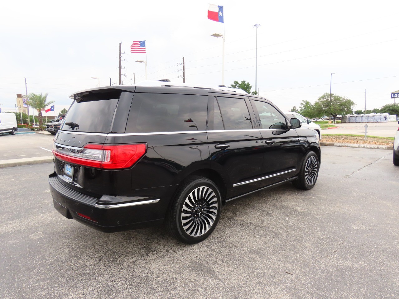 used 2020 Lincoln Navigator car, priced at $41,999