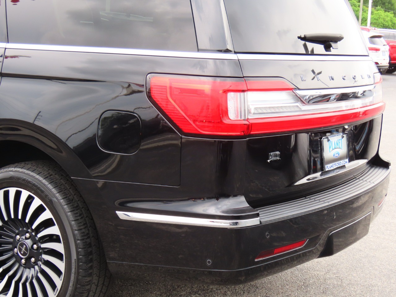 used 2020 Lincoln Navigator car, priced at $41,999
