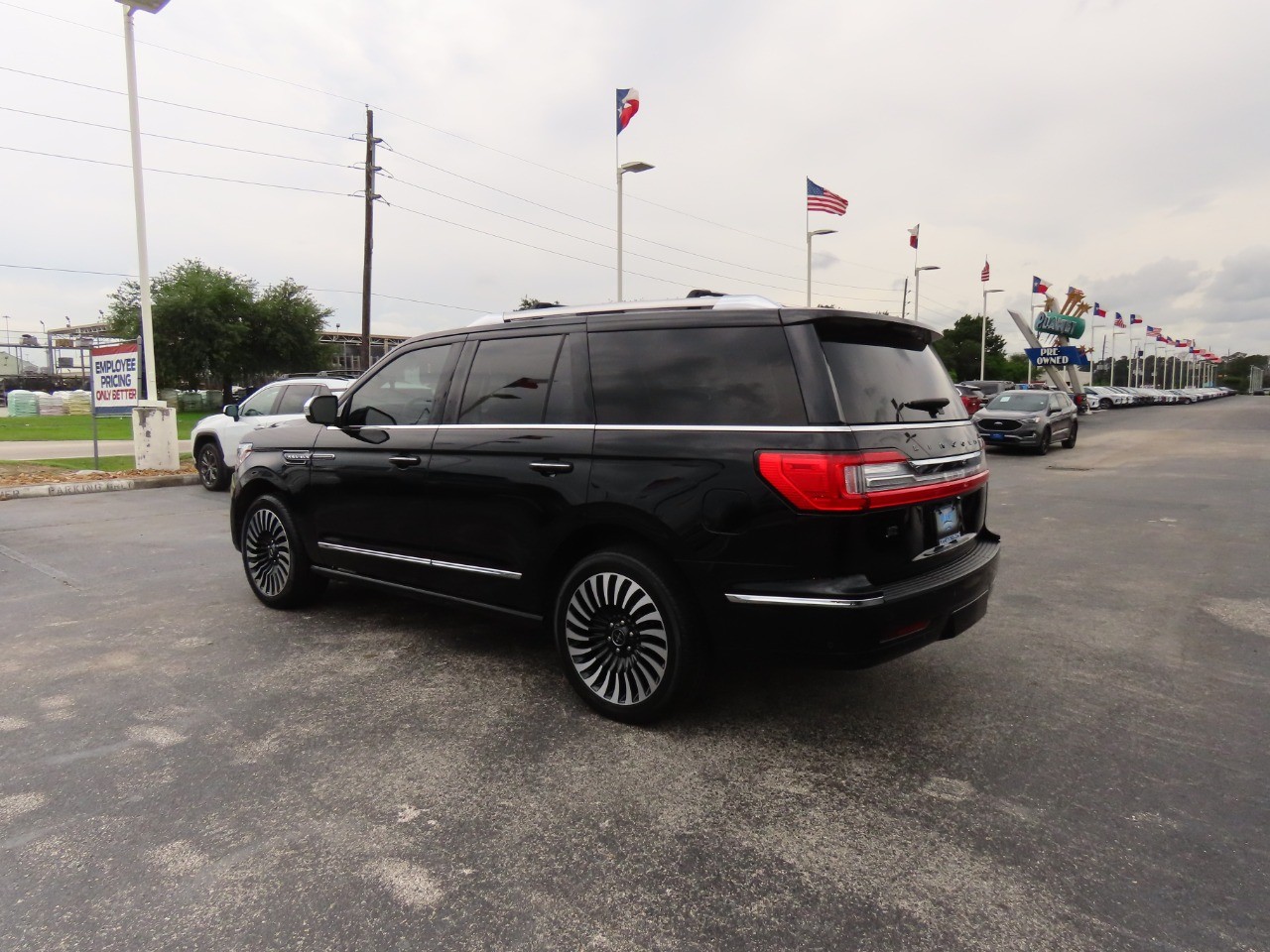 used 2020 Lincoln Navigator car, priced at $41,999