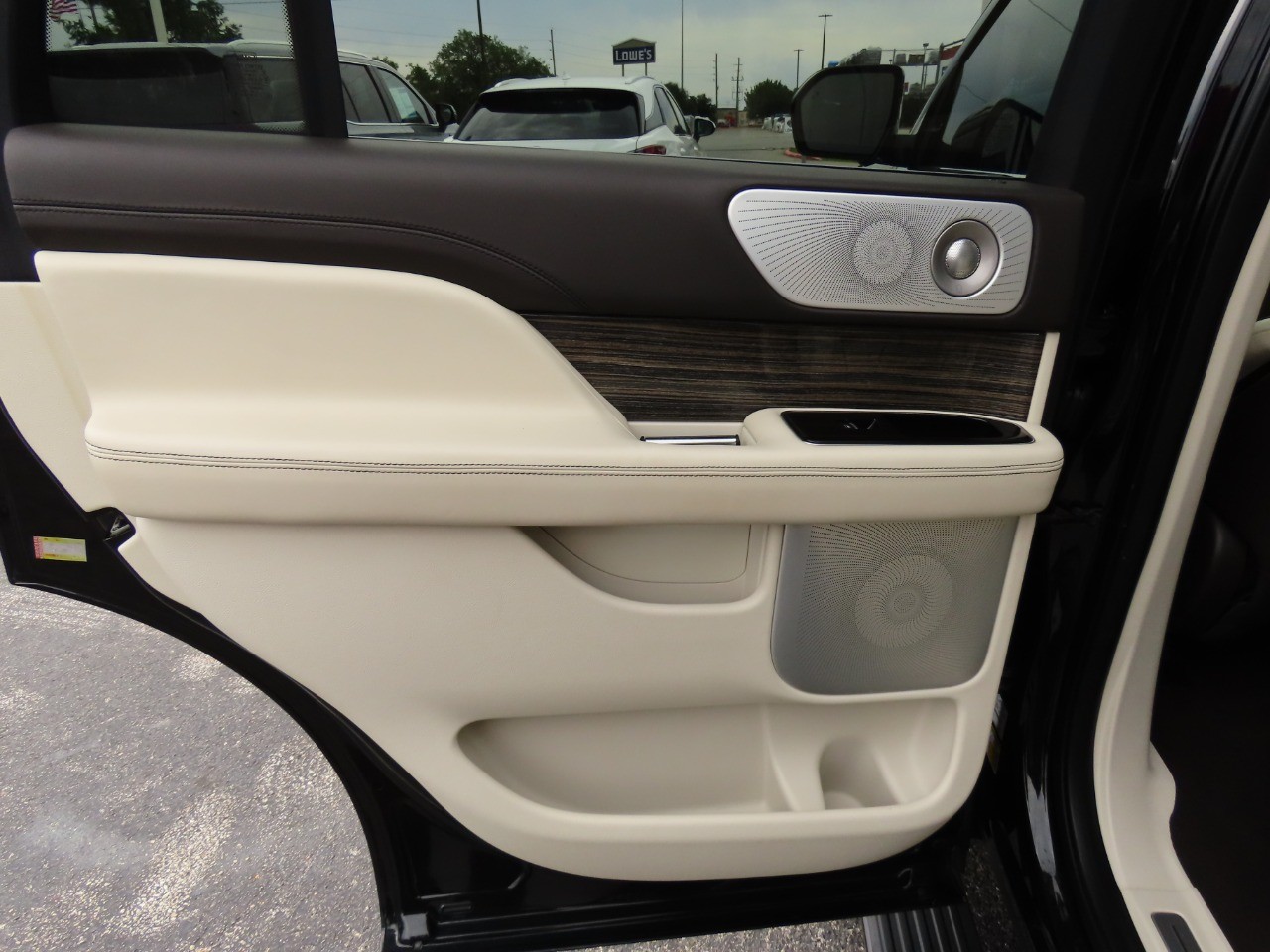used 2020 Lincoln Navigator car, priced at $41,999