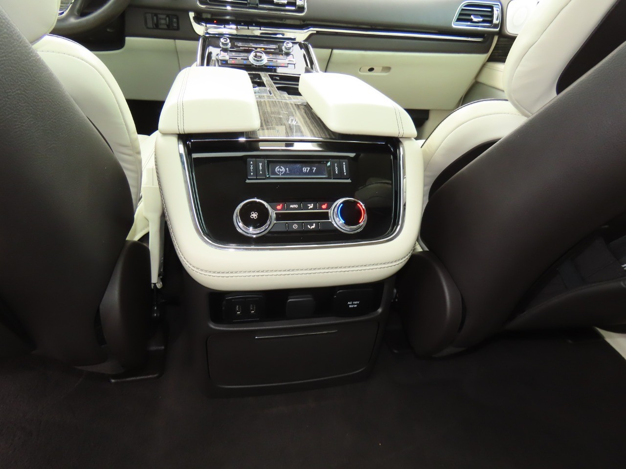 used 2020 Lincoln Navigator car, priced at $41,999