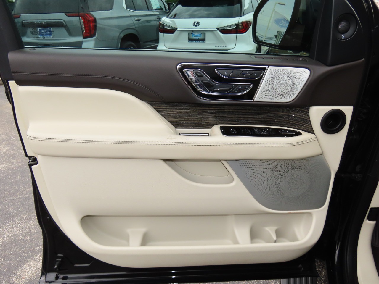 used 2020 Lincoln Navigator car, priced at $41,999