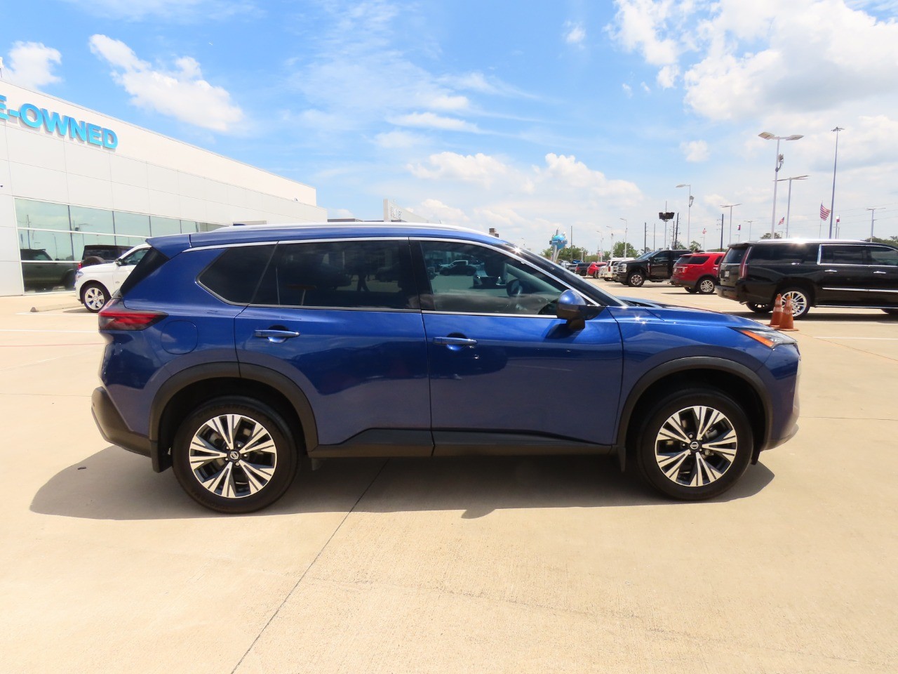 used 2021 Nissan Rogue car, priced at $23,999