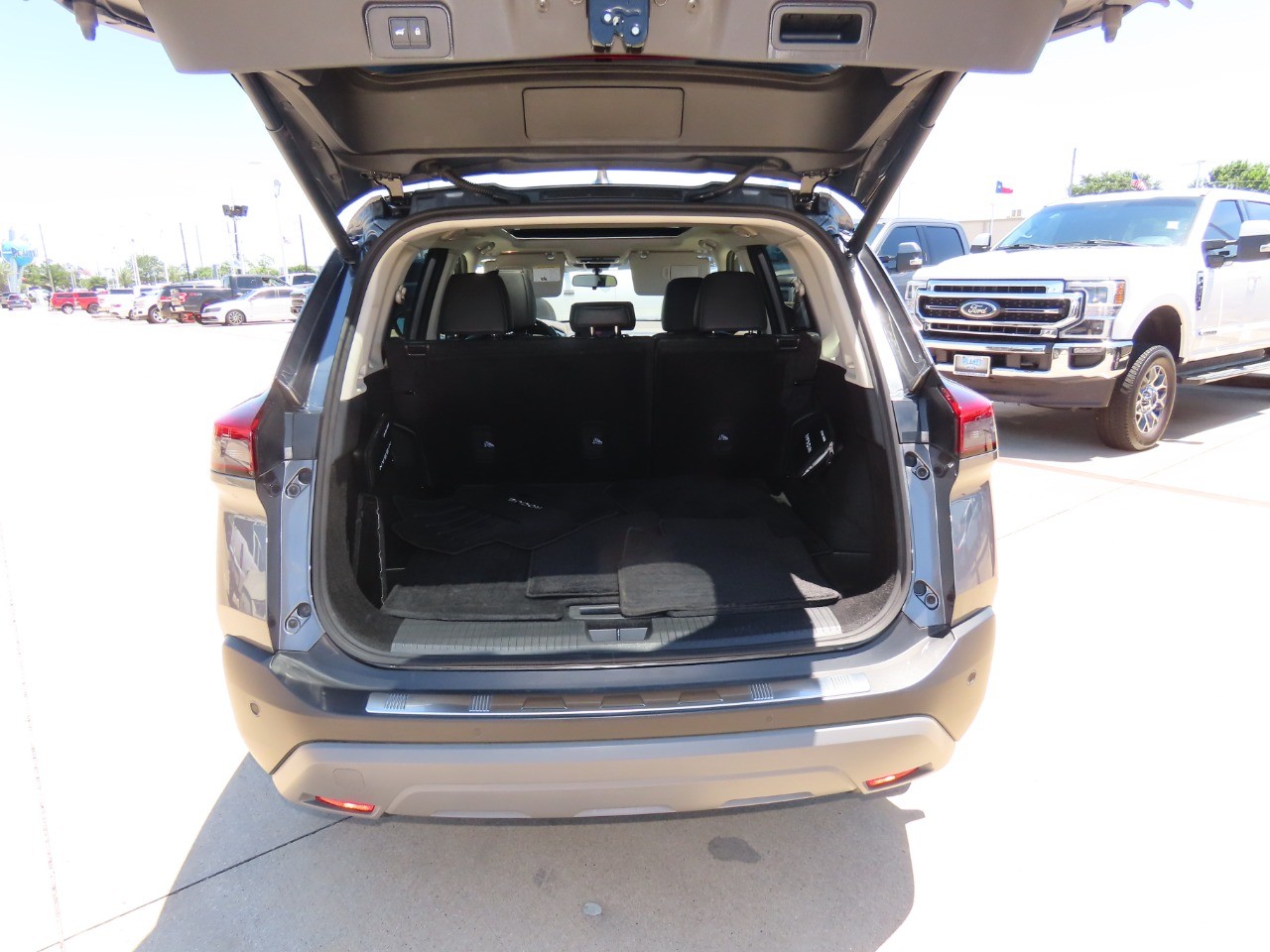 used 2022 Nissan Rogue car, priced at $24,999