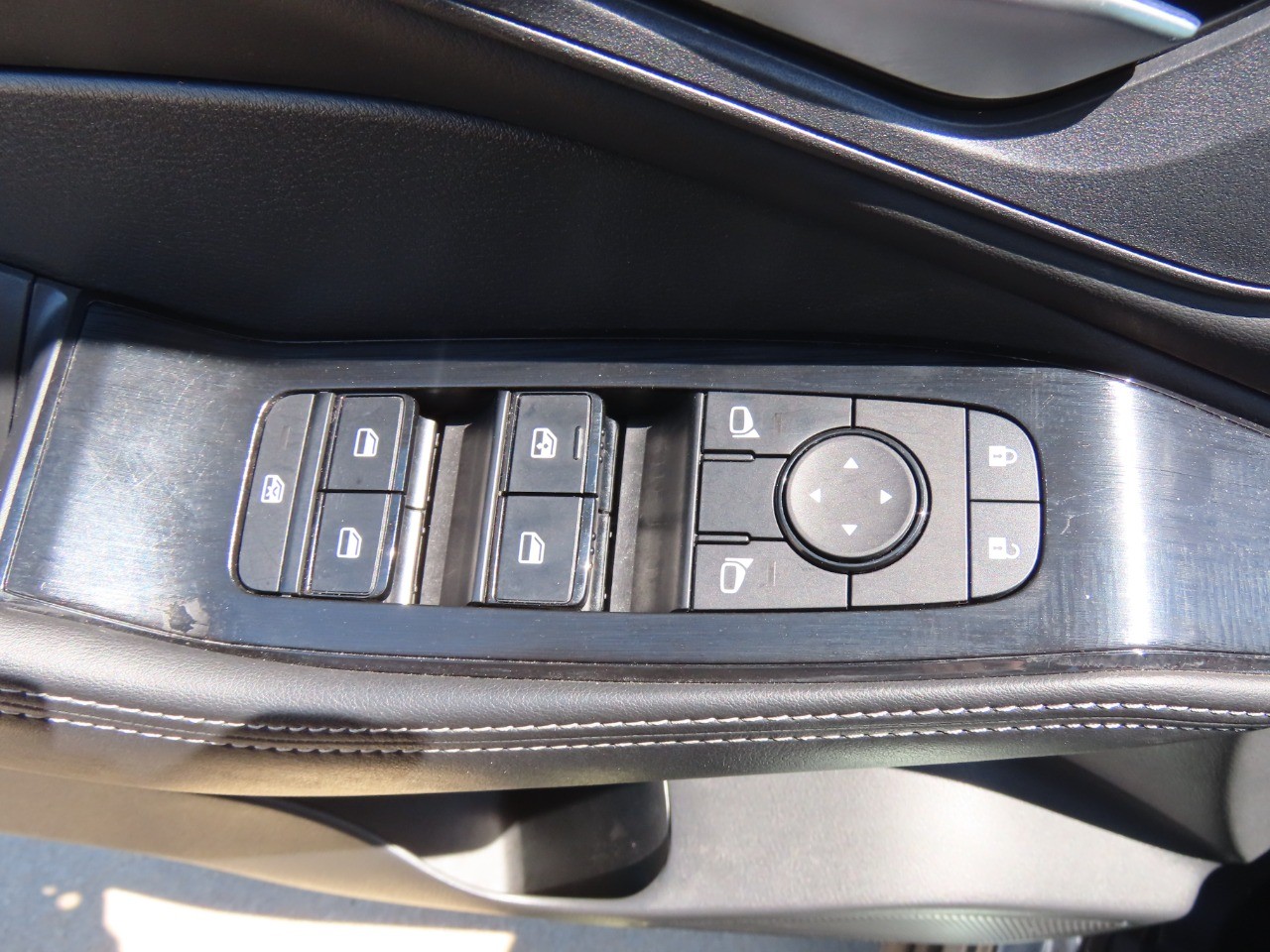 used 2022 Nissan Rogue car, priced at $24,999