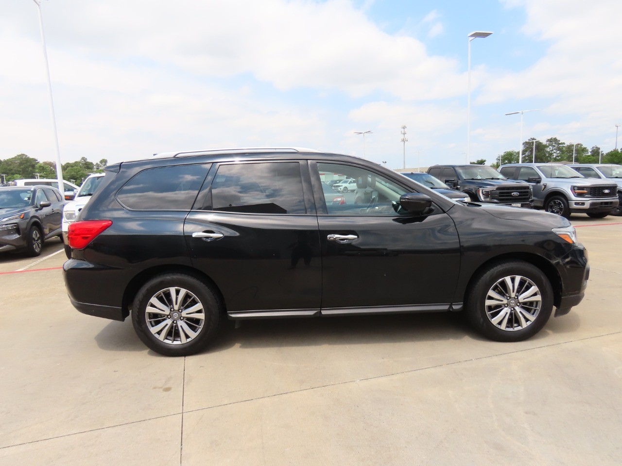 used 2020 Nissan Pathfinder car, priced at $17,999