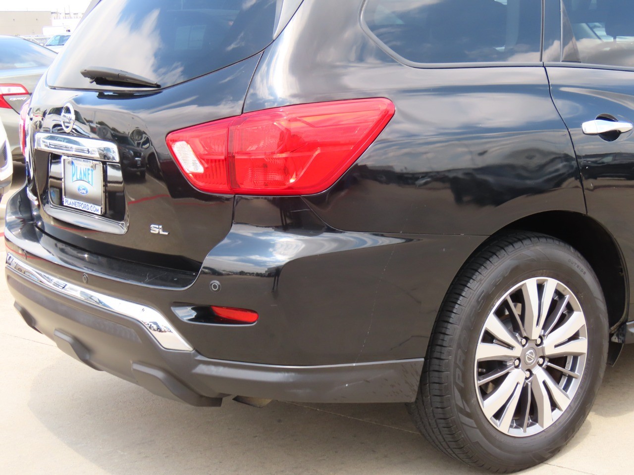used 2020 Nissan Pathfinder car, priced at $17,999