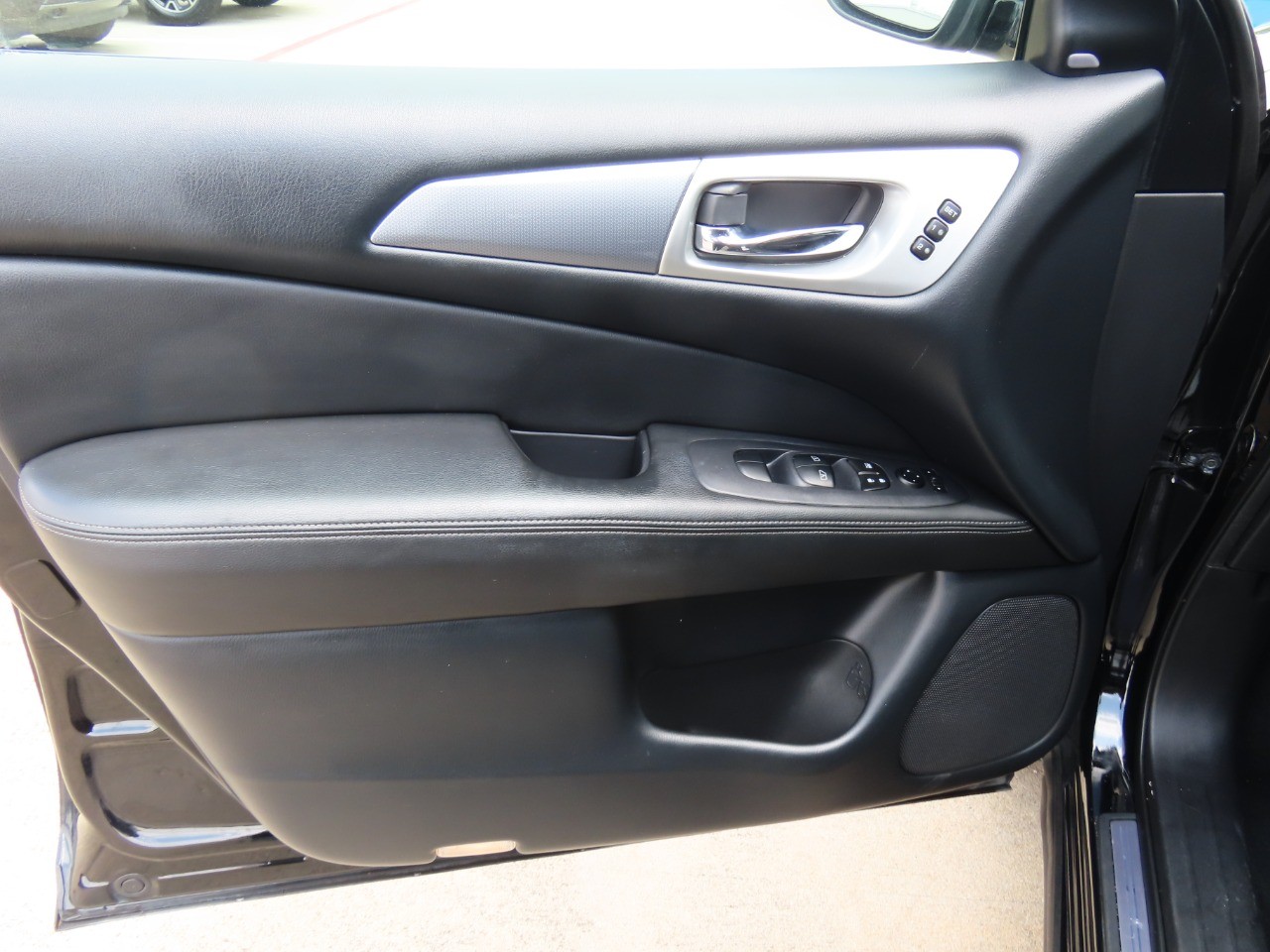 used 2020 Nissan Pathfinder car, priced at $17,999