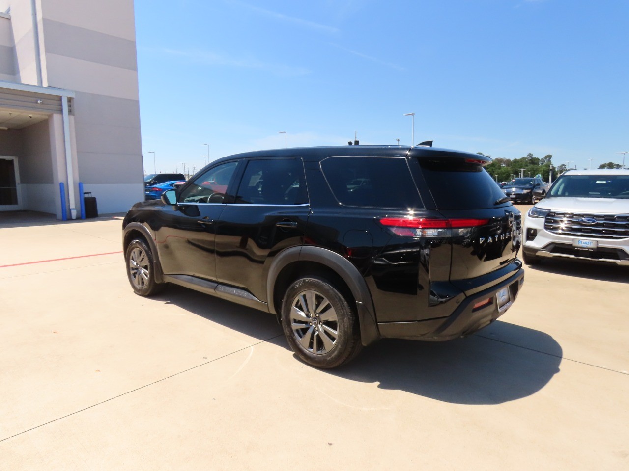 used 2024 Nissan Pathfinder car