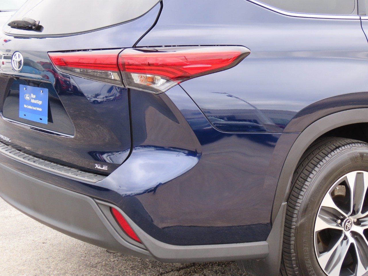 used 2022 Toyota Highlander car, priced at $37,999