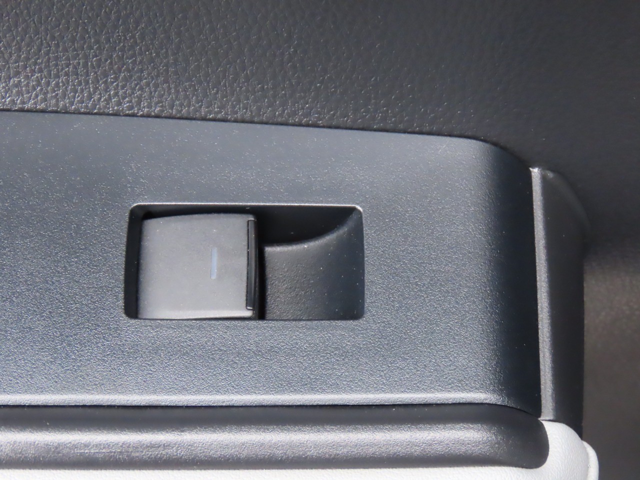 used 2022 Toyota Highlander car, priced at $37,999