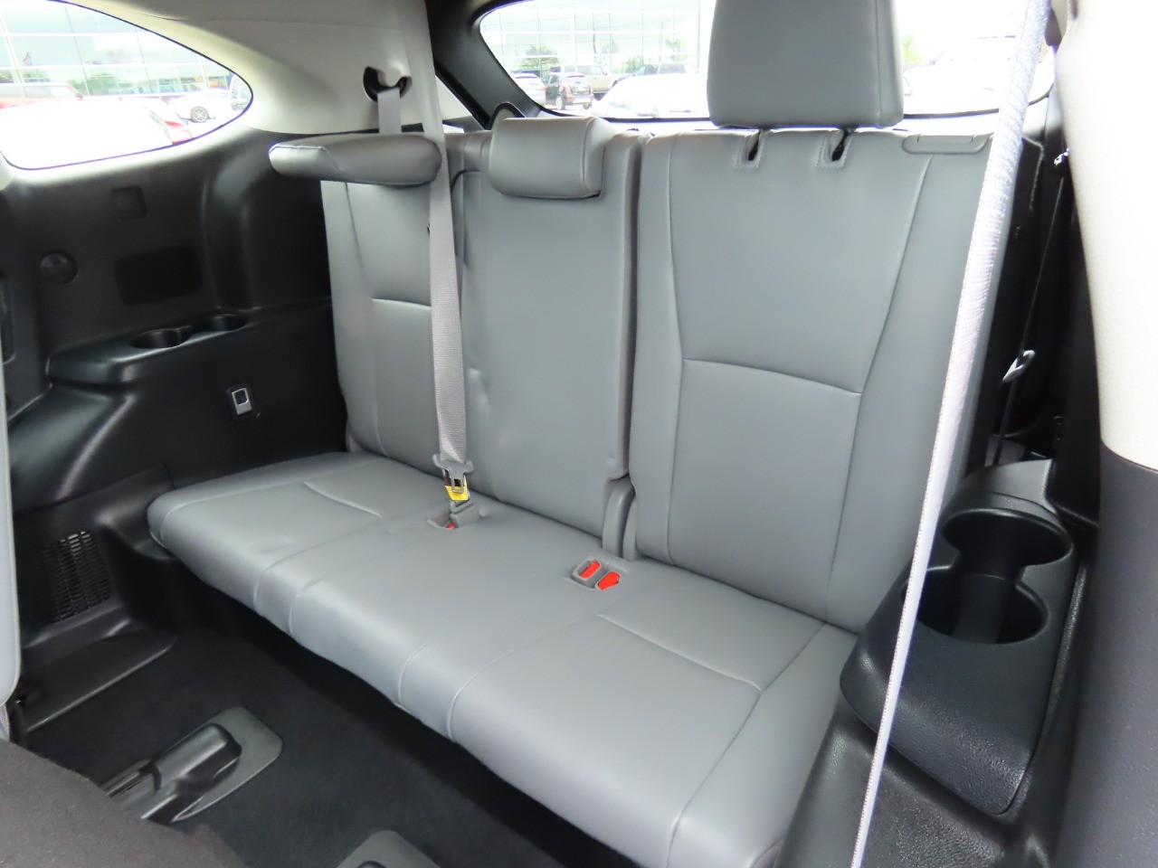 used 2022 Toyota Highlander car, priced at $37,999