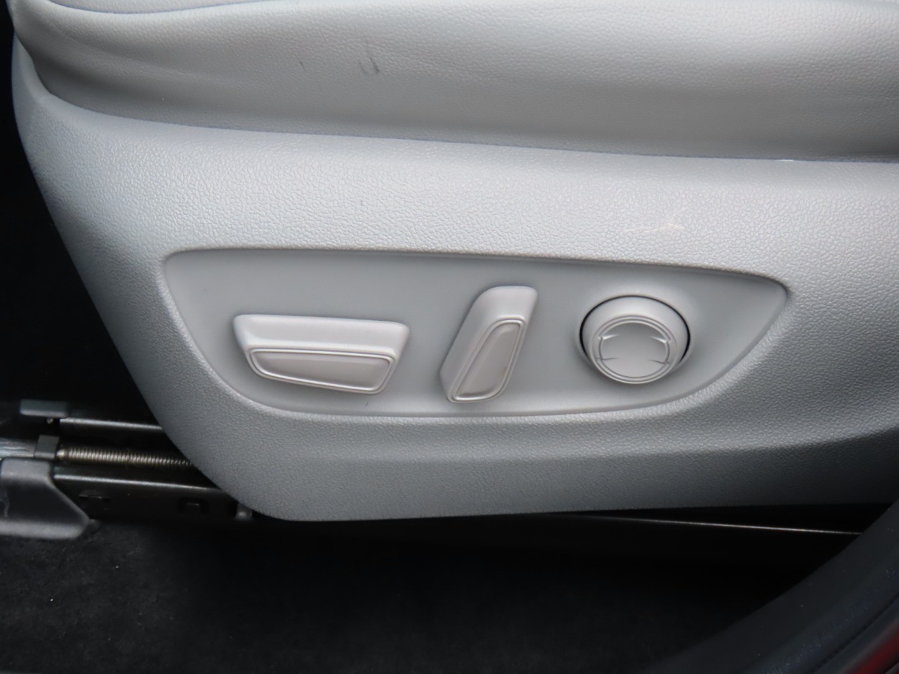 used 2022 Toyota Highlander car, priced at $37,999