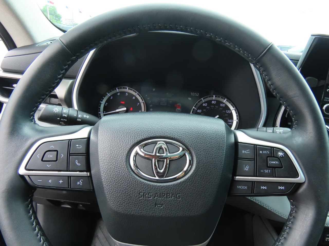 used 2022 Toyota Highlander car, priced at $37,999