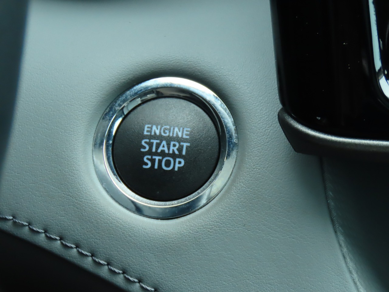 used 2022 Toyota Highlander car, priced at $37,999