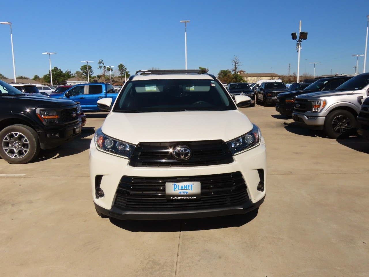 used 2019 Toyota Highlander car, priced at $28,999