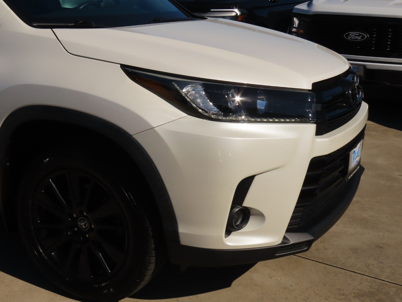 used 2019 Toyota Highlander car, priced at $28,999