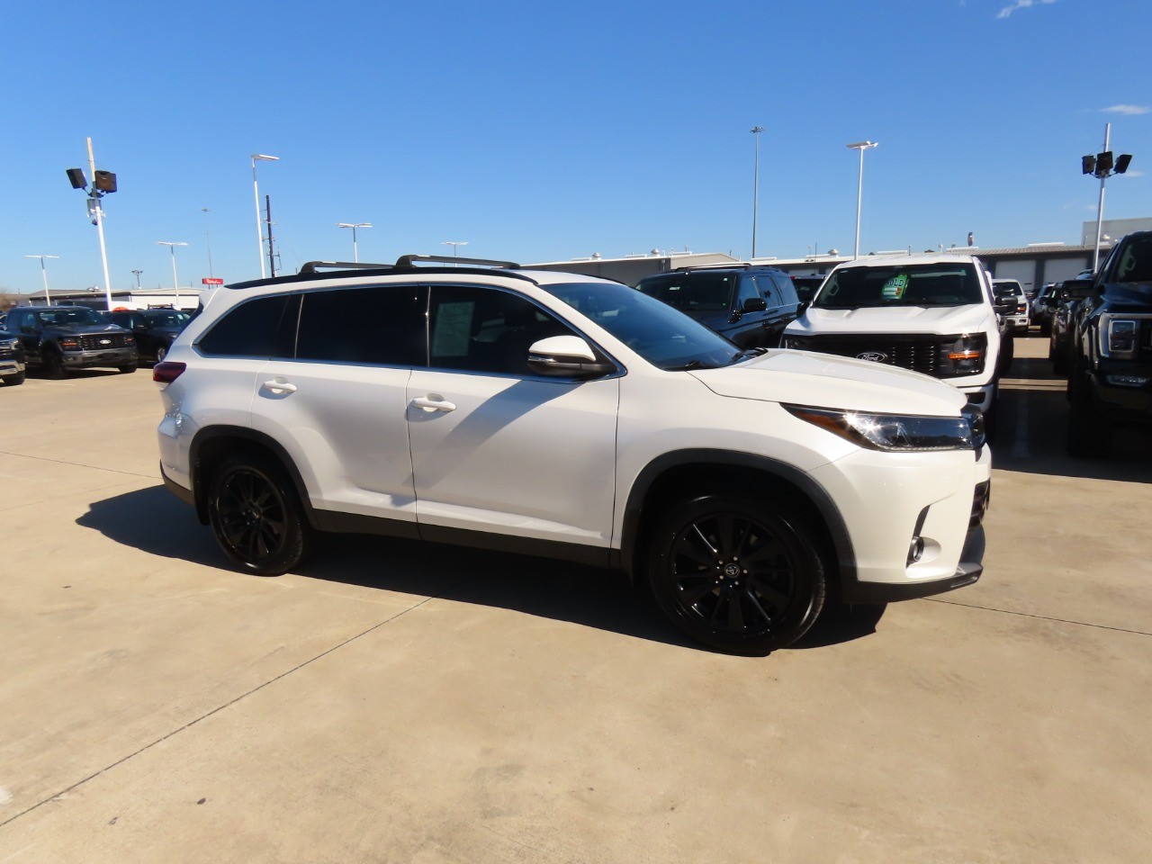 used 2019 Toyota Highlander car, priced at $28,999