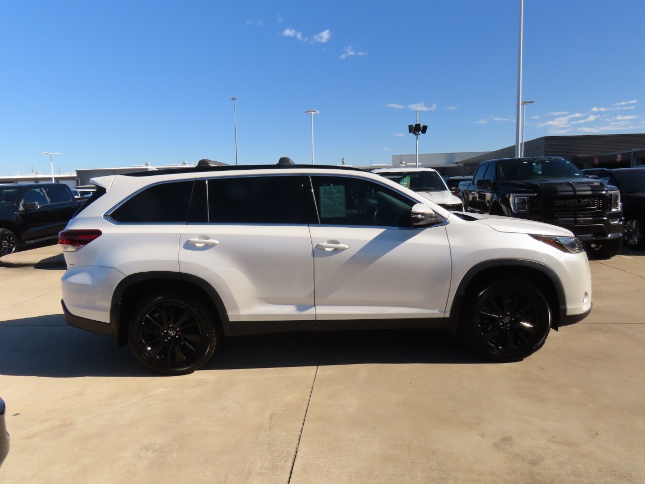 used 2019 Toyota Highlander car, priced at $28,999