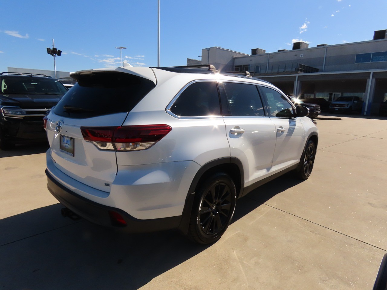 used 2019 Toyota Highlander car, priced at $28,999